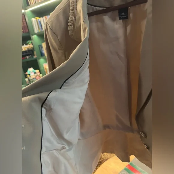 White House Black Market Khaki Blazer Size 14 EUC - Picture 7 of 10